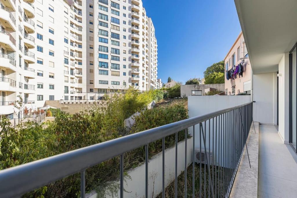Campolide Lovely 2 Bedroom By Innkeeper Lisboa Extérieur photo